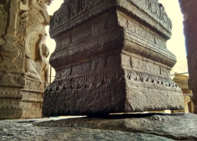 special hanging pillar - Lepakshi
